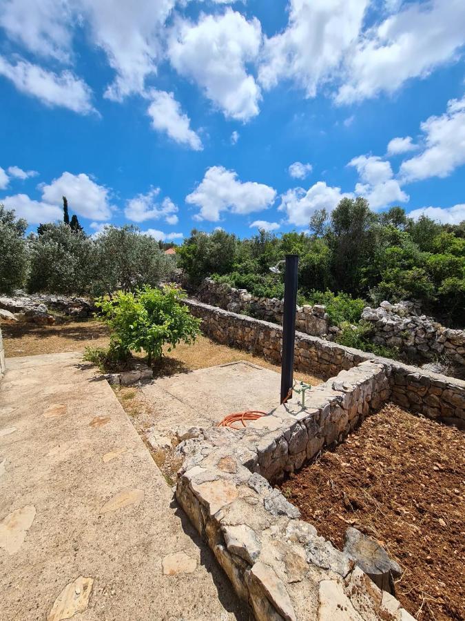 Kuca Za Odmor Buba, Otok Zut Pristanisce Exterior foto