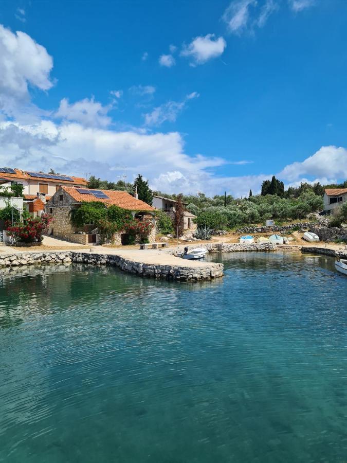 Kuca Za Odmor Buba, Otok Zut Pristanisce Exterior foto