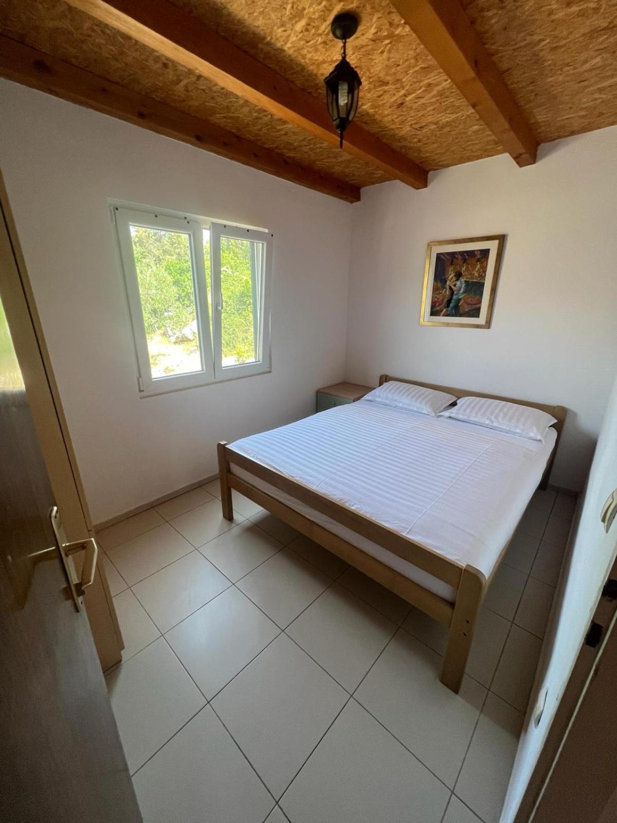 Kuca Za Odmor Buba, Otok Zut Pristanisce Exterior foto