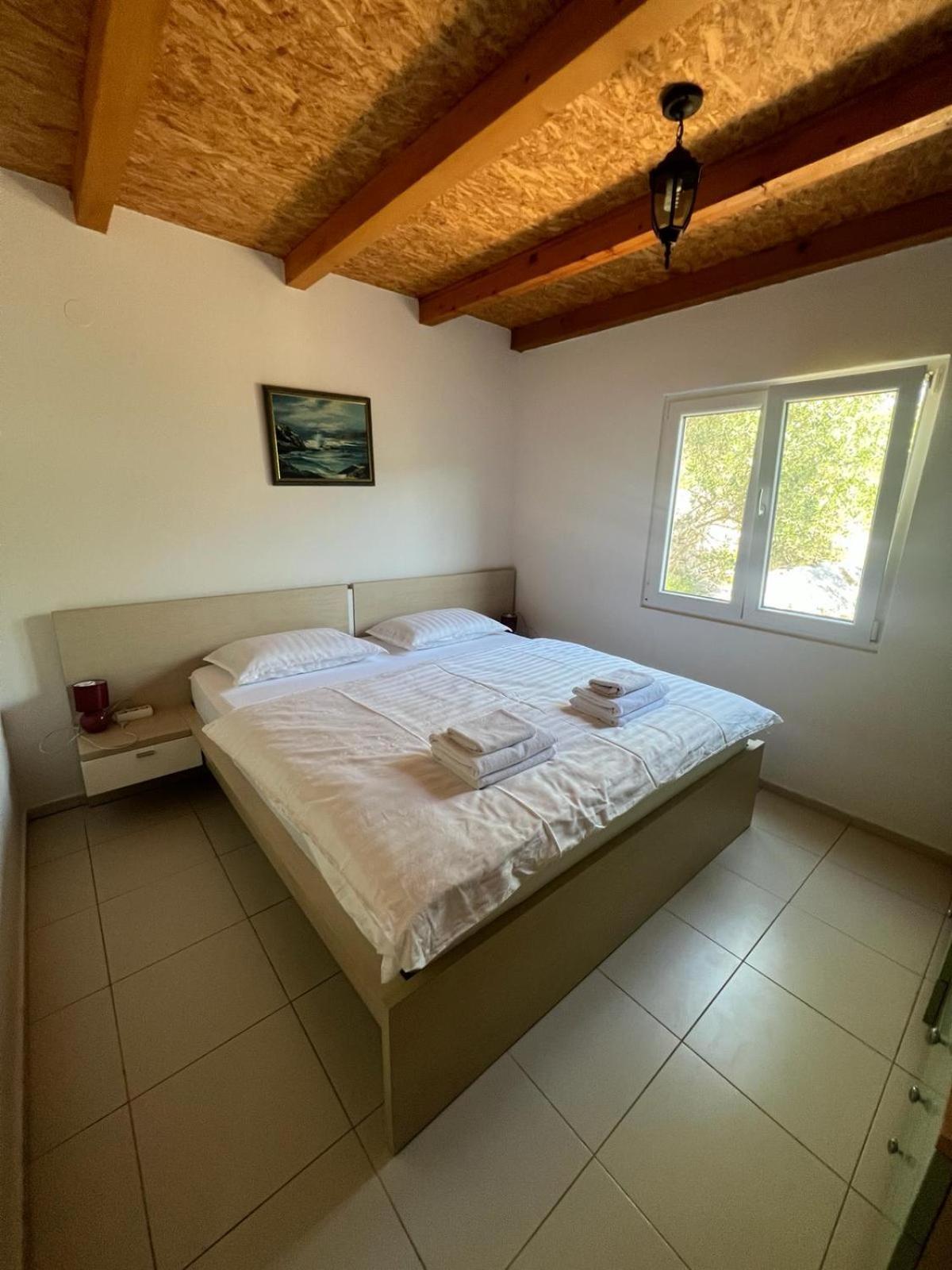 Kuca Za Odmor Buba, Otok Zut Pristanisce Exterior foto